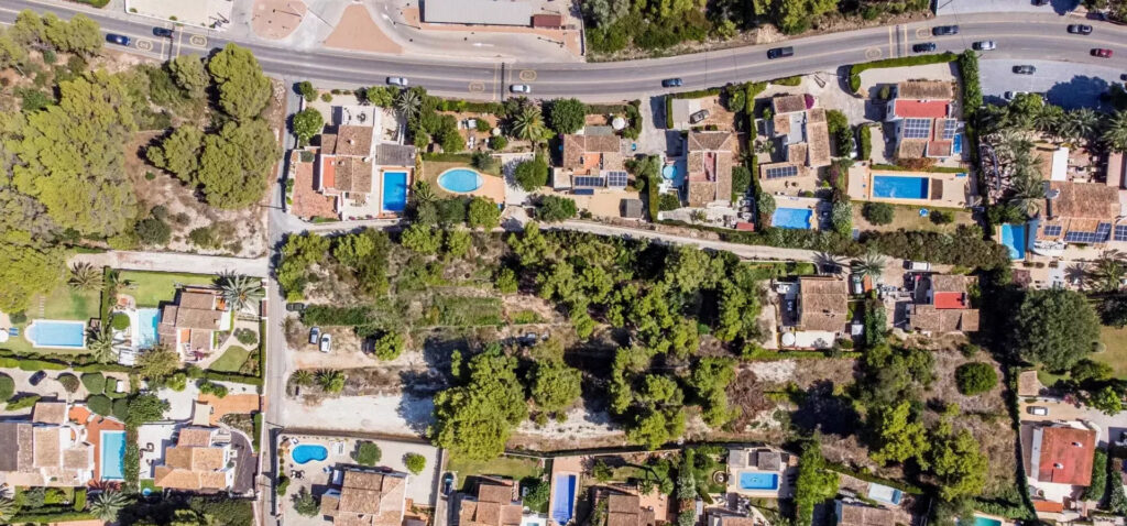 Calle L'Arnica · Cap Marti · Xàbia (Jávea) Vier luxe villa's worden Turnkey opgeleverd op een van de meest gewilde adressen van de Costa Blanca.